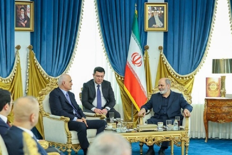 Iranpress: توسعه همکاری‌های دوجانبه؛محور دیدار مقام ارشد آذربایجان با دبیر شورای عالی امنیت ملی 