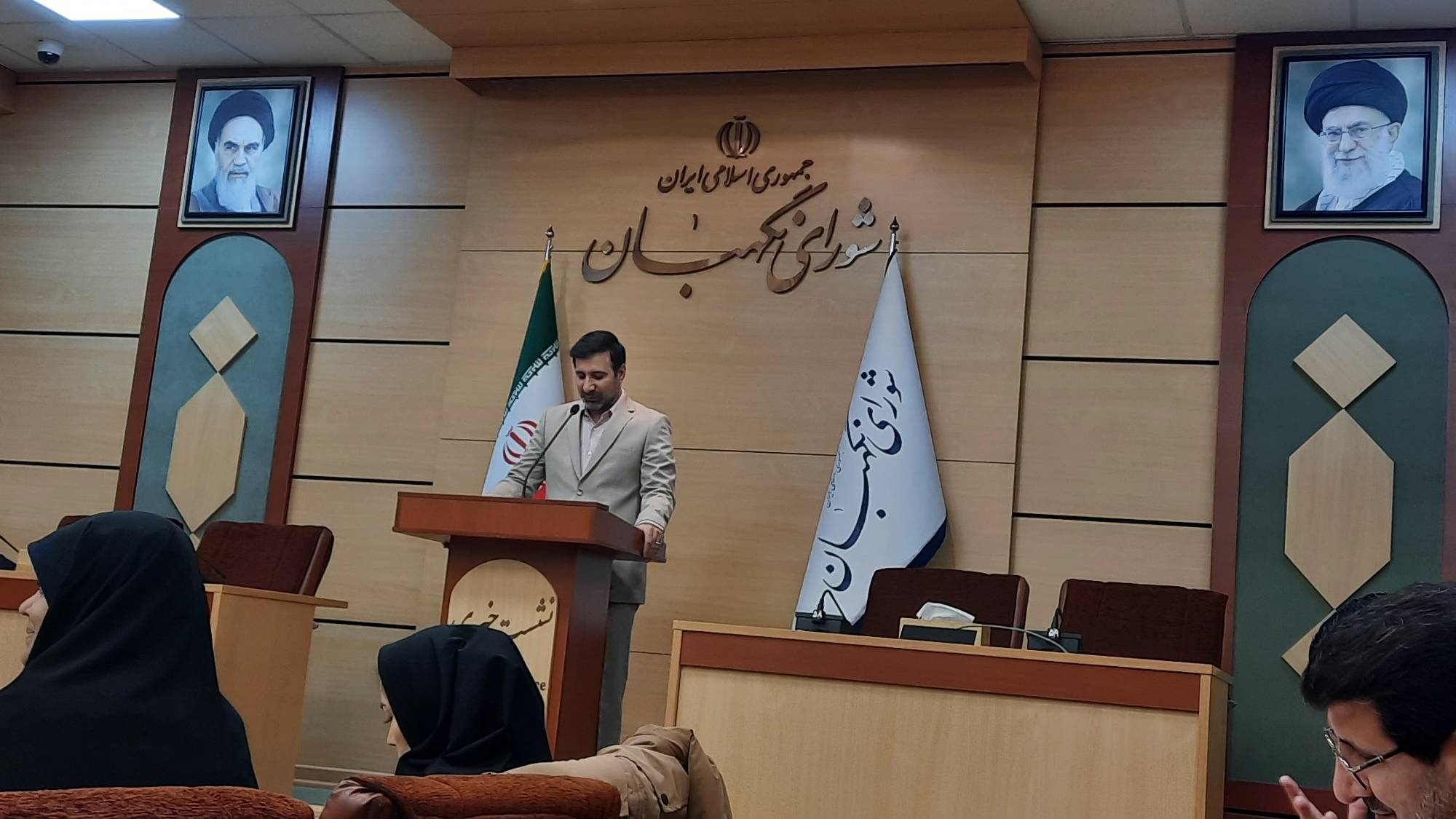 Iranpress: طحان نظیف: ابهامات و ایرادات درلایحه بودجه ۱۴۰۴ هنوز رفع نشده است