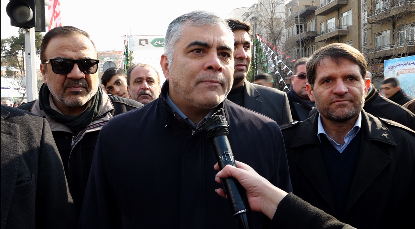 Iranpress: حمایت قاطع مردم از حاکمیت با حضور باشکوه در راهپیمایی جشن پیروزی انقلاب اسلامی