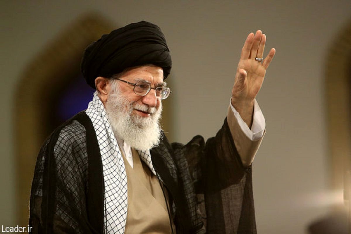 Iranpress: دیدار دانشمندان و مسئولان صنعت دفاعی با رهبر معظم انقلاب