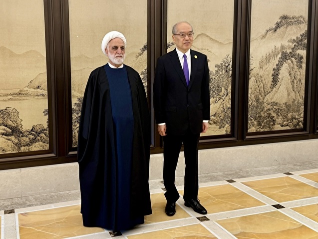 Iranpress: دیدار محسنی‌اژه‌ای با رئیس دیوان‌عالی چین: بر ظرفیت‌های همکاری قضایی تاکید شد