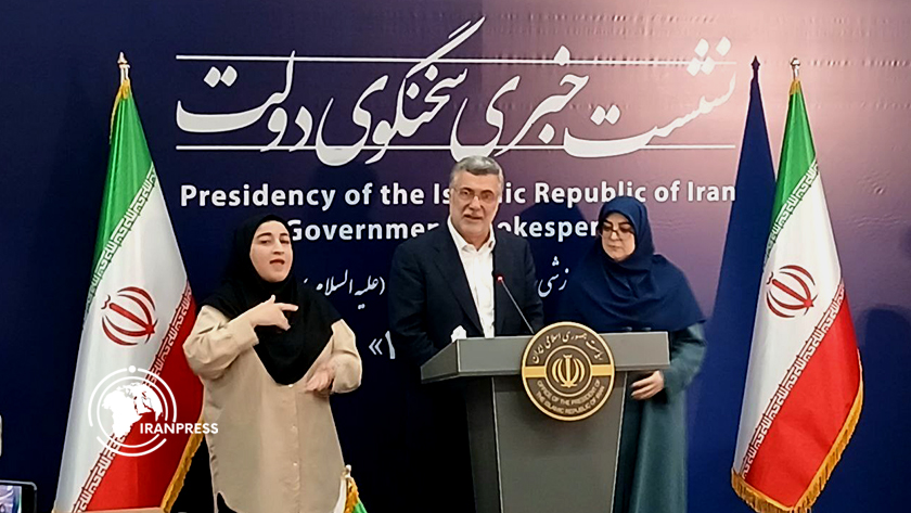Iranpress: وزیر بهداشت: هوای بندر عباس پاک و بدون خطر است