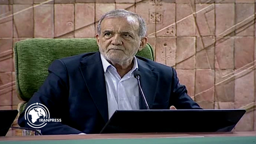 Iranpress: مسعود پزشکیان: با قدرت و عزت مذاکره خواهیم کرد، نه با تهدید