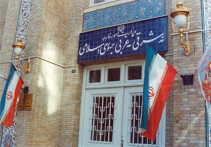 Iranpress: وزارت امور خارجه: ایران در پاسخ به حملات رژیم صهیونیستی درنگ نخواهد کرد.