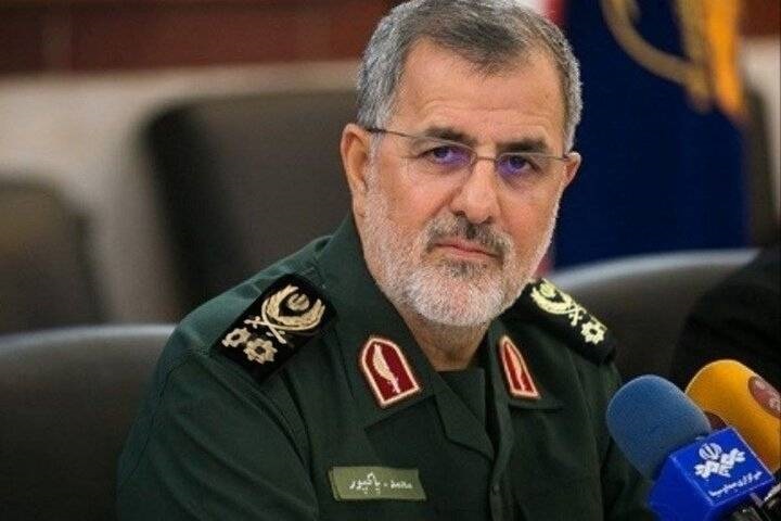 Iranpress: سرلشکر پاکپور: تکرار تعدی به ایران، پاسخ‌هایی کوبنده‌تر درپی خواهد داشت
