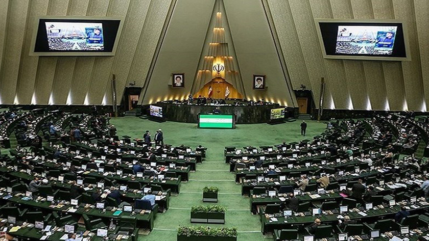 Iranpress: احتمال بررسی ۳ فوریتی خروج ایران از ان پی تی در صحن مجلس