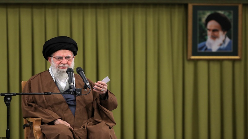 Iranpress: رهبر معظم انقلاب: مقاومت ملی، سدّ ناکامی دشمن در تغییر هویت ملت ایران