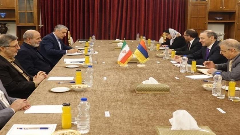 Iranpress: احمدیان: هرگونه تغییر در ژئوپلیتیک منطقه، موجب بی‌ثباتی و تصاعد بحران می‌شود