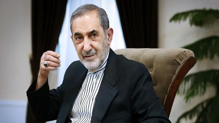Iranpress: توضیحات مشاور ولایتی از ماجرای وساطت در پرونده شهید عجمیان