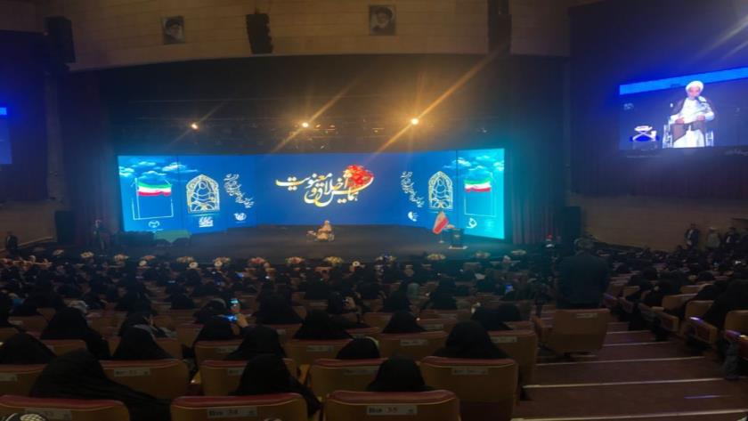 Iranpress: قالیباف: انقلاب اسلامی و جهان اسلام با جنگ ترکیبی مواجه است