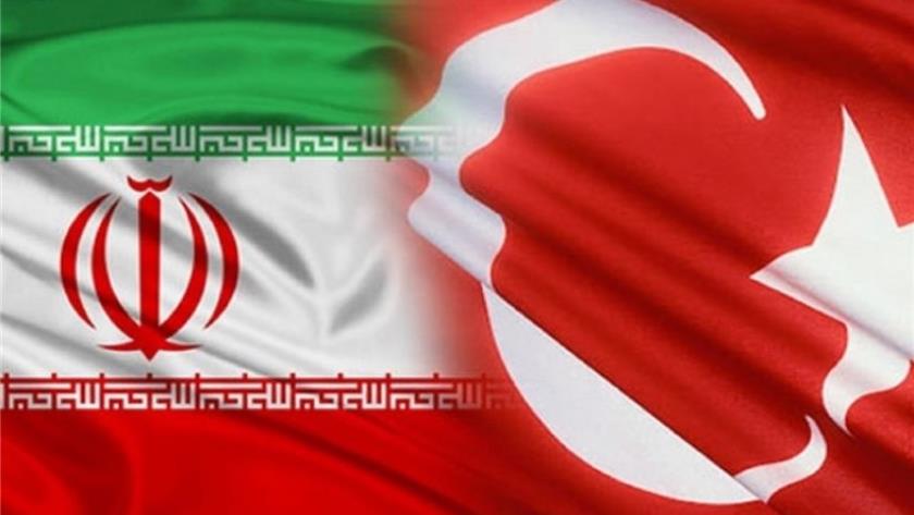 Iranpress: انتقال یازده زندانی ایرانی از ترکیه به داخل کشور
