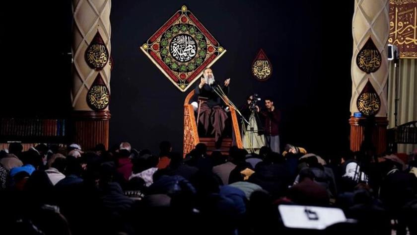 Iranpress: سوگواری شیعیان پاکستان در شب شهادت حضرت فاطمه زهرا (س)