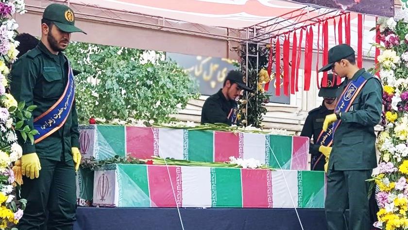Iranpress: رئیسی: دعا می‌کنم که همه ما در راه شهیدان ثابت قدم باشیم