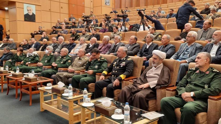 Iranpress: نیروی دریایی ارتش دارای قدرت و فناوری در دریاست