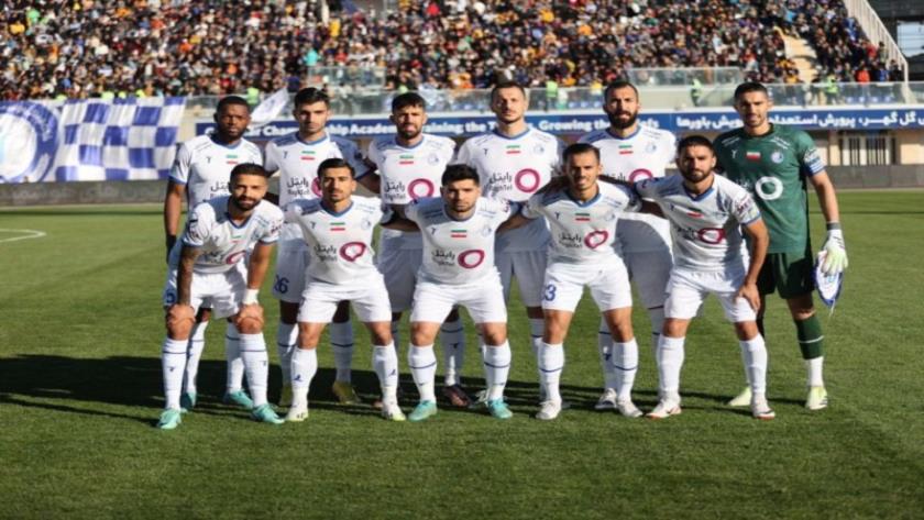 Iranpress: توقف استقلال در سیرجان/ صدر به سپاهان تعارف شد