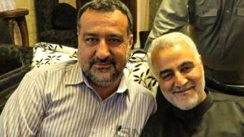 Iranpress: تصویری از شهید سیدرضی موسوی در کنار شهید حاج قاسم سلیمانی 