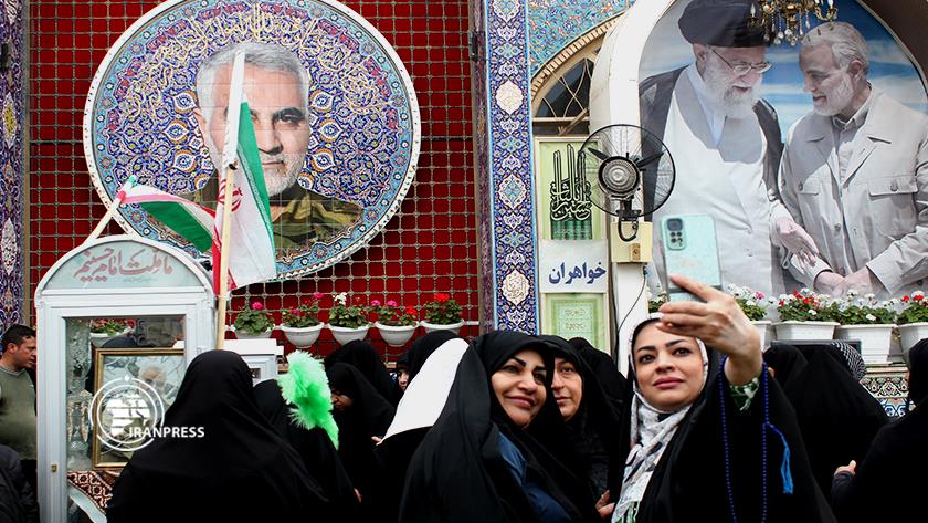 ایران پرس: گلزار شهیدان کرمان؛ ادای احترام به شهید سردار سلیمانی
