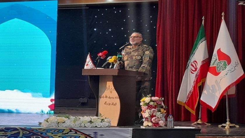 Iranpress: تقدیر فرمانده نیروی زمینی ارتش از رزمندگان ادیان توحیدی