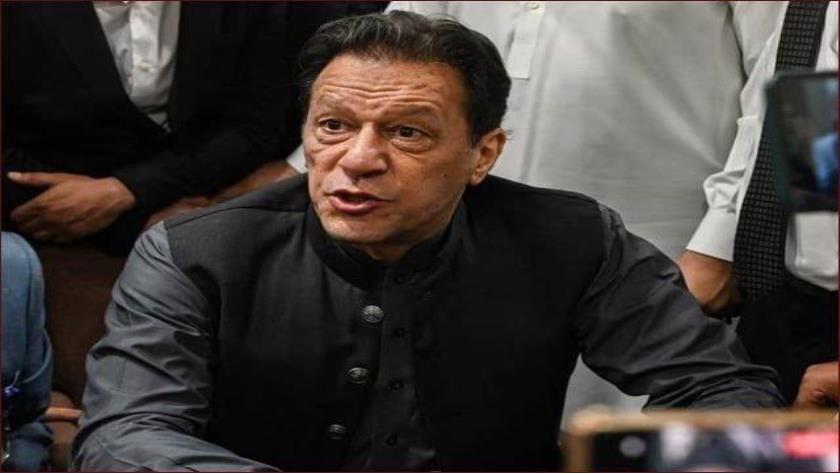 Iranpress: عمران خان به ۱۰ سال حبس محکوم شد