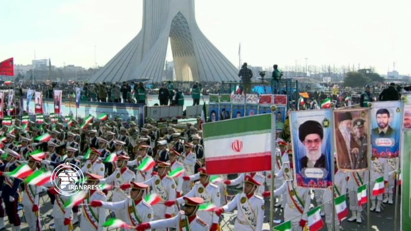 Iranpress: سیل خروشان مردم در راهپیمایی 22 بهمن+ ویدئو