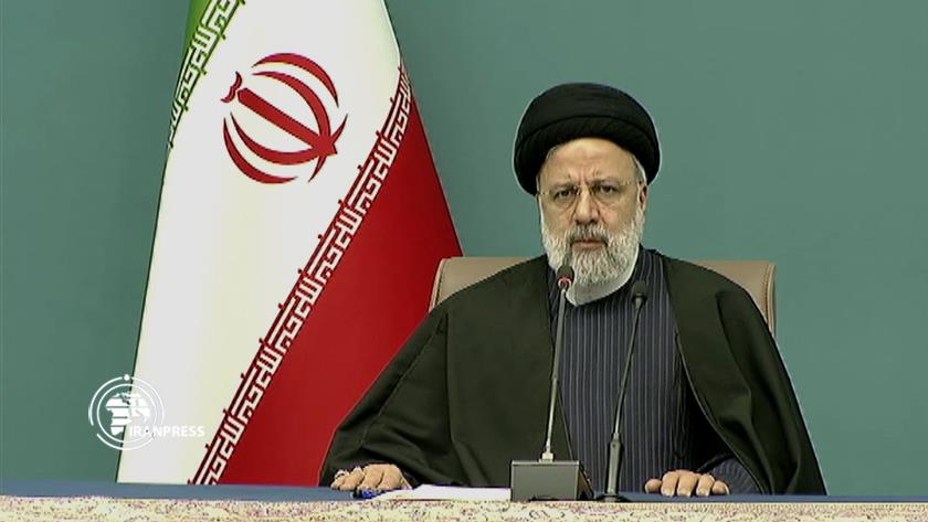 Iranpress: رئیسی: ارتقای علم در کشور در گرو ایجاد آرامش برای اساتید و دانشجویان است
