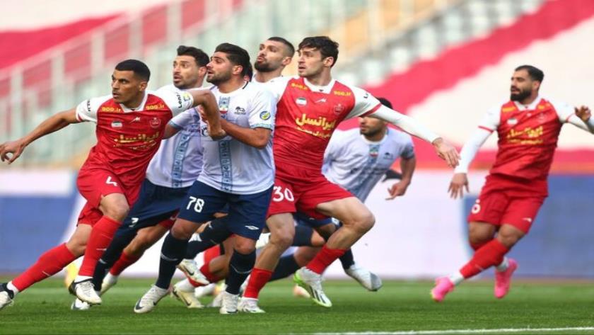 Iranpress: برتری پرسپولیس مقابل تراکتور و صعود موقت سرخپوشان به رتبه دوم جدول