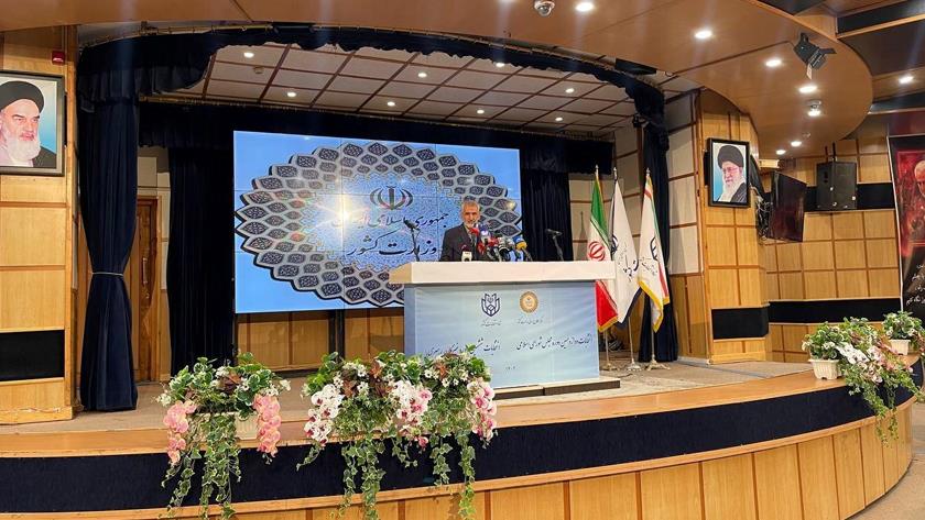 Iranpress: میراحمدی: ۲۵۰ تا ۳۰۰ هزار نفر مشغول محافظت از امینت امنیت هستند