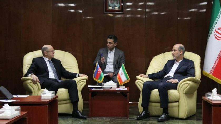 Iranpress: پیگیری اتصال شبکه برق ایران و روسیه از مسیر جمهوری آذربایجان