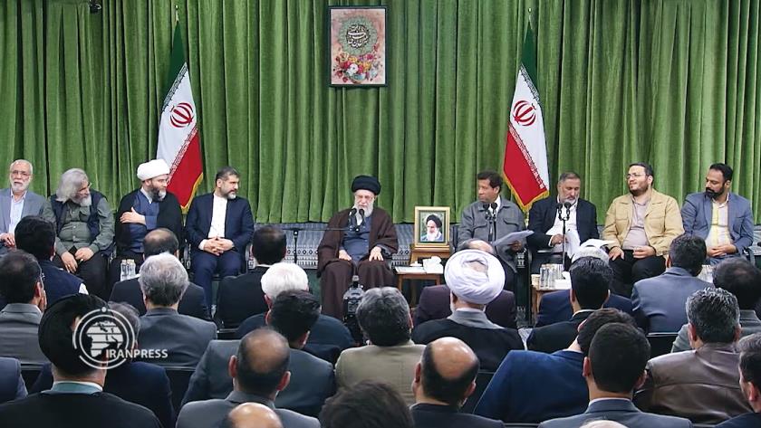 Iranpress: شعر فارسی، رسانه کم‌نظیر و قدرتمند در دوران جنگ رسانه‌ای