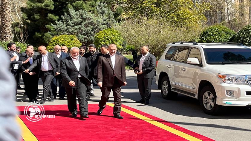 Iranpress: نگاهی به دومین سفر هنیه به تهران پس از عملیات طوفان الاقصی
