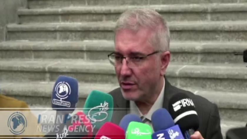 Iranpress: معاون رئیس جمهور: ثبت سفارش واردات خودرو در حال انجام است