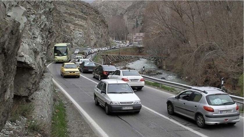 Iranpress: تردد روان خودروها در محورهای چالوس، هراز و فیروزکوه