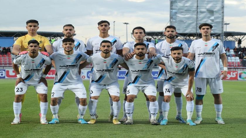 Iranpress: رکورد کاهش سن فوتبال ایران شکست