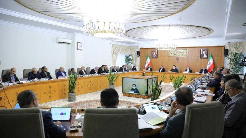 Iranpress: رئیسی: امروز در غرب شاهد تقابل آشکار جریان شرافت در مقابل شرارت هستیم