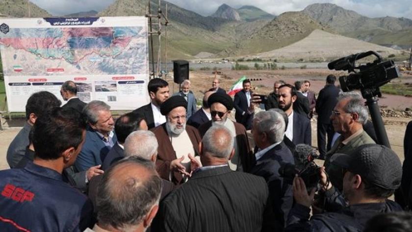 ایران پرس: بازدید رئیسی از پروژه ترانزیتی جاده‌ای و ریلی ارس 