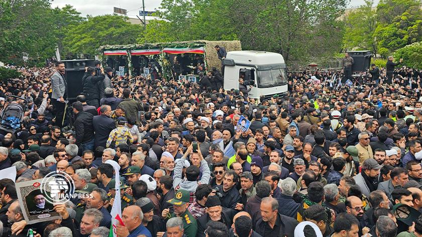 Iranpress: بازتاب گسترده برگزاری مراسم تشییع پیکر شهدای خدمت در رسانه‌های خارجی