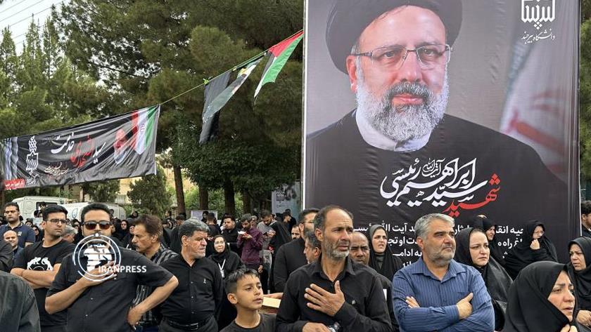 ایران پرس: سنگ‌تمام خراسانی‌ها در مراسم تشییع پیکر خادم الرضا در بیرجند