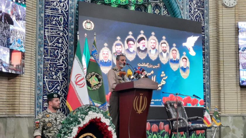 Iranpress: ملت بزرگ ایران با وجود نعمت ولایت از این حادثه هم عبور خواهد کرد
