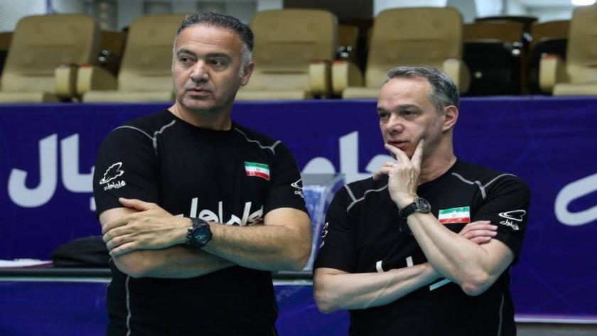 Iranpress: سرمربی تیم ملی والیبال برکنار شد