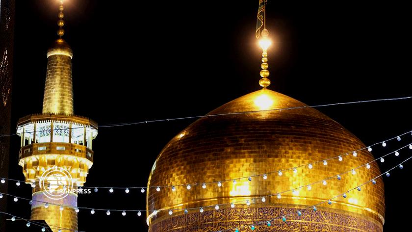 ایران پرس: جشن عید غدیر با حضور زائران خارجی در حرم مطهر رضوی 