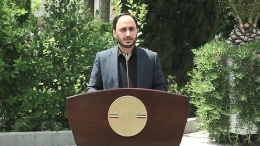 Iranpress: عیدی دولت به بازنشستگان/ خط خدمت لحظه‌ای متوقف نشد