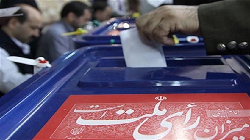 Iranpress: حضور مقامات لشکری و کشوری در پای صندوق‌های رای