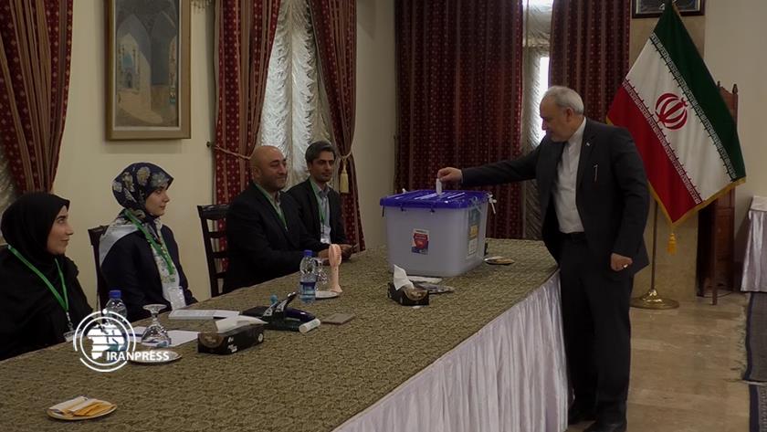 Iranpress: آغاز انتخابات ریاست جمهوری ایران در پاکستان
