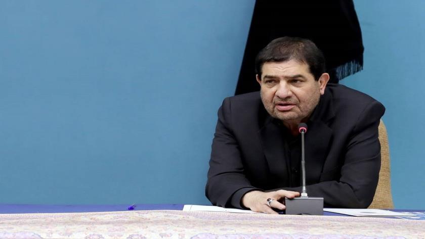 Iranpress: دریافت استوارنامه سفرای جدید ۹ کشور از سوی مخبر