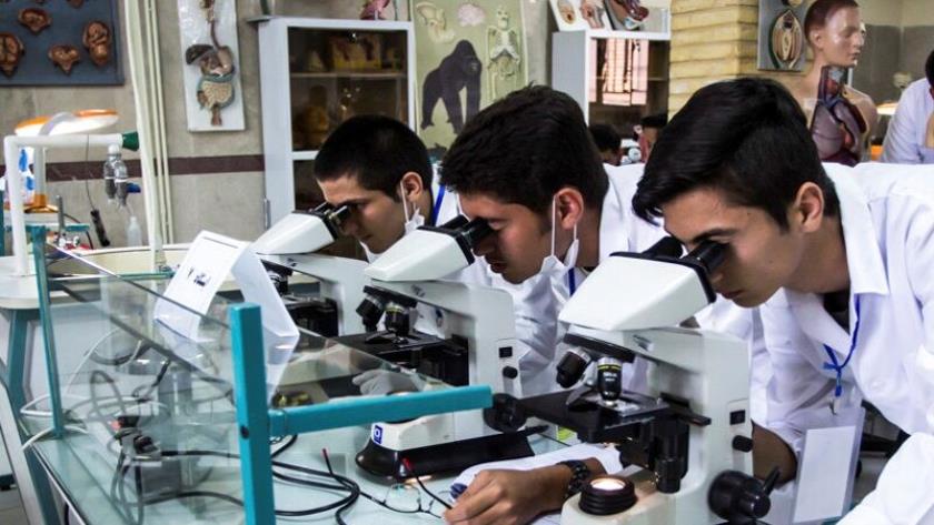 Iranpress: حضور موفق دانش آموزان مخترع ایرانی در المپیاد علوم انگلستان 2024