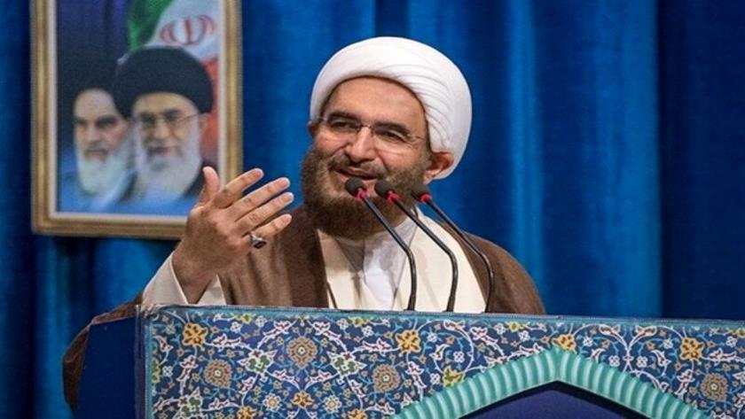 Iranpress: خطیب نماز جمعه: مردم با حضور در انتخابات امانت قوه مجریه را به اهل آن بسپارند