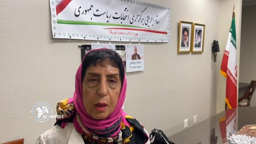 Iranpress: حضور بانوی سالخورده مقیم آمریکا در انتخابات از ایالت ویرجینیا