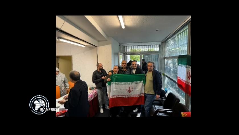 Iranpress: حضور هموطنان ایرانی مقیم آلمان در دور دوم انتخابات ریاست جمهوری