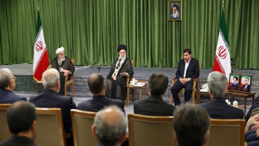 Iranpress: رهبر معظم انقلاب : شهید رئیسی الگوی مدیریتی برای دولت‌ها و مسئولان