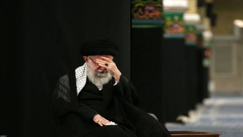 Iranpress: برگزاری مراسم اربعین در محضر رهبر انقلاب 